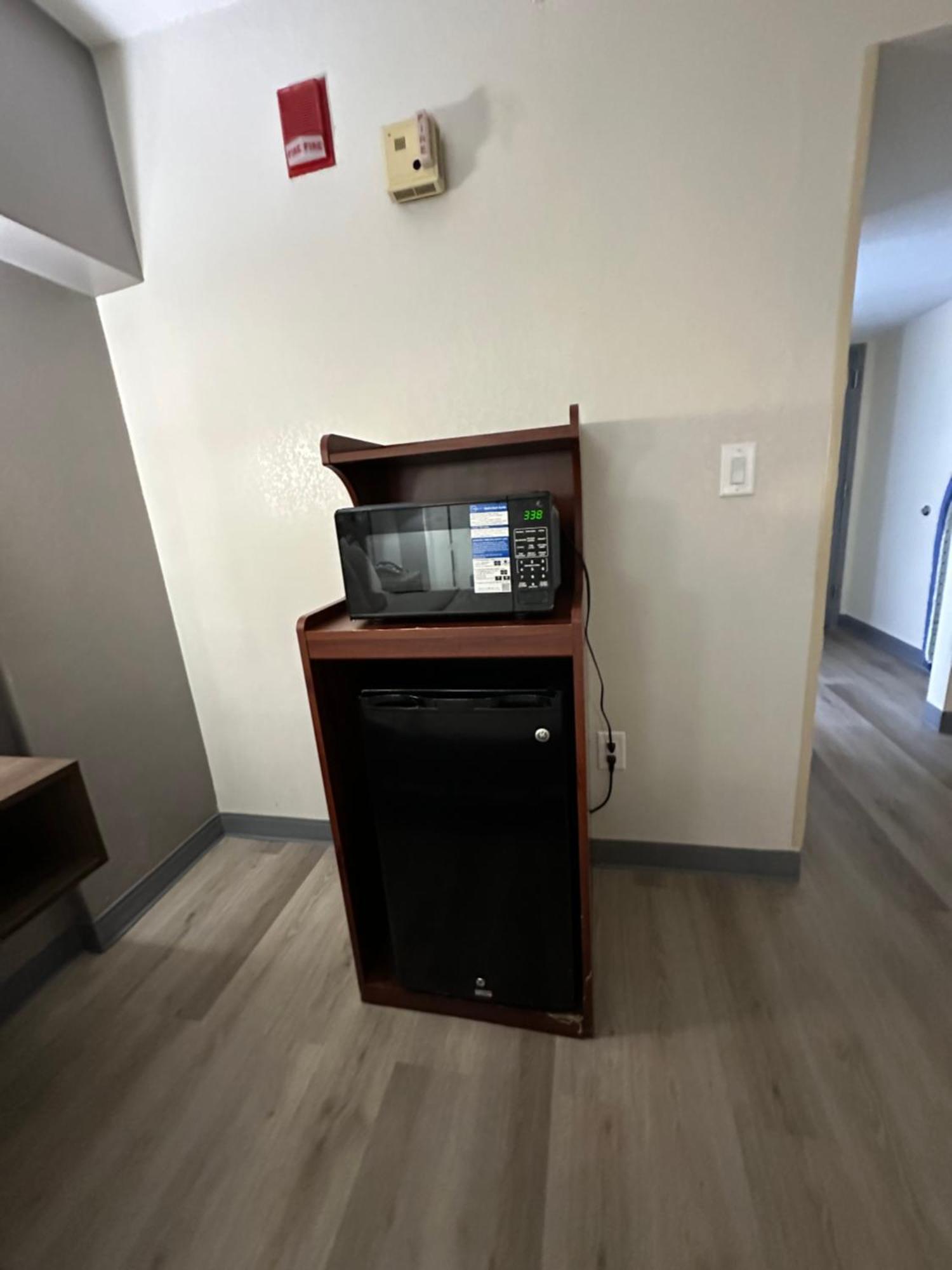 Comfort Inn Кониърс Екстериор снимка