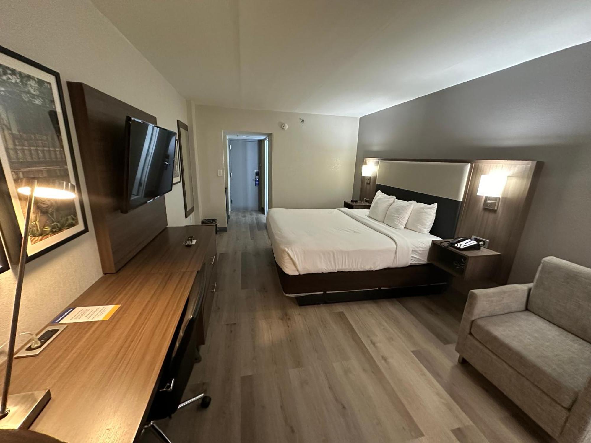 Comfort Inn Кониърс Екстериор снимка